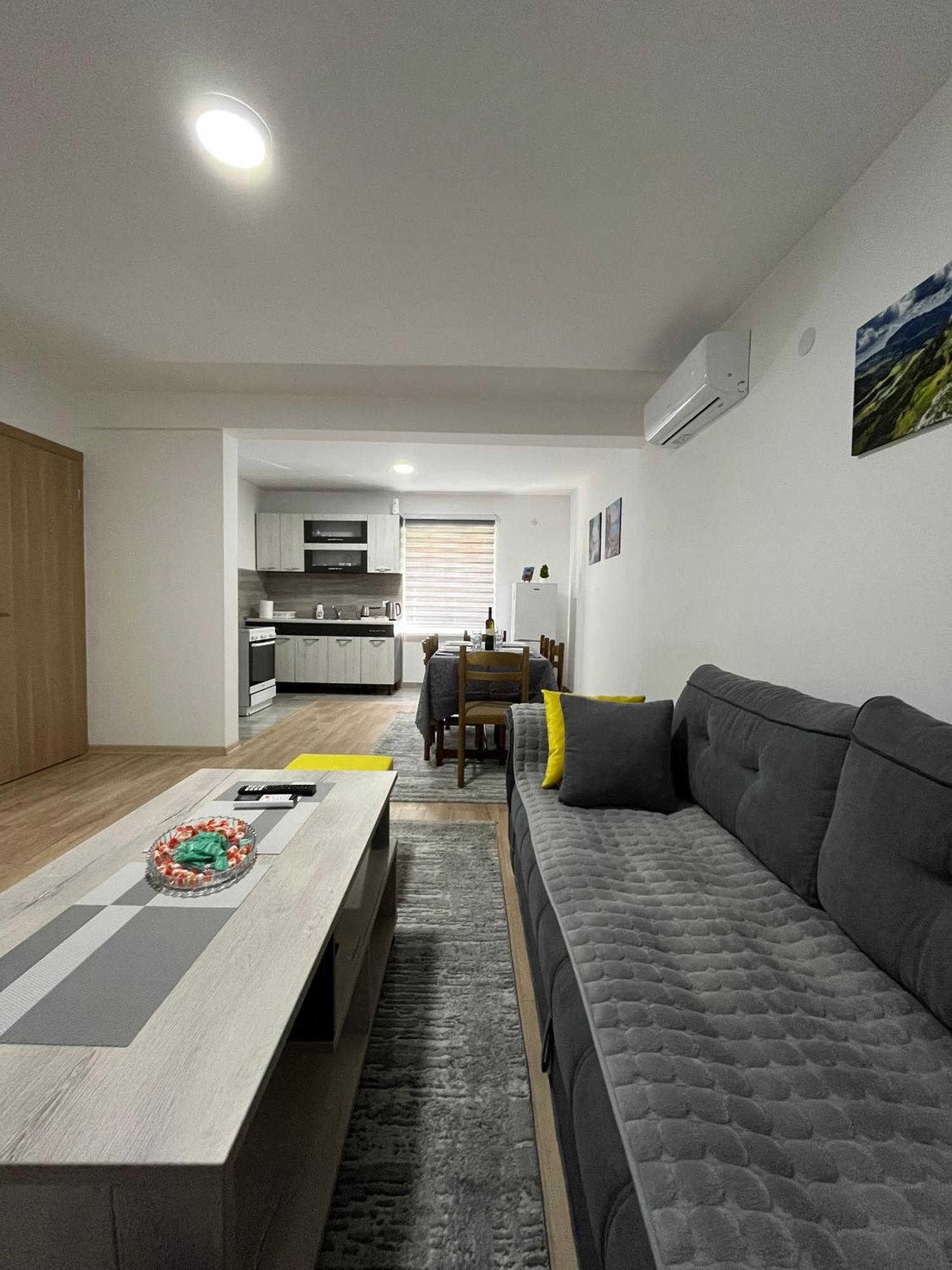 4m Apartment *